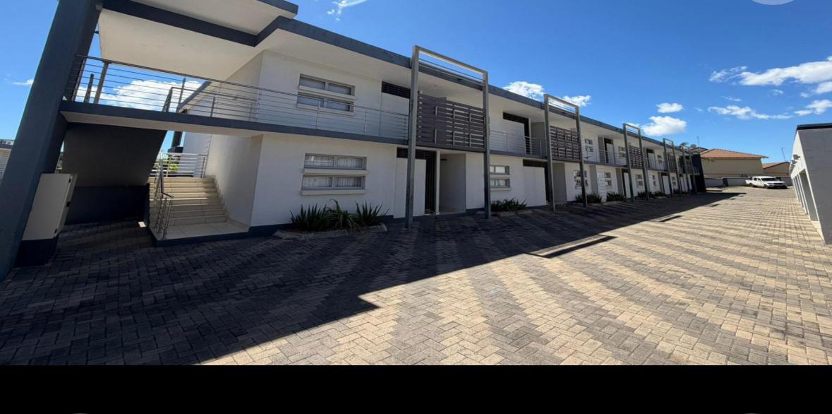 *Bendor Woodlands | R2,200,000 | 3-Bed Executive Home That Stands Out